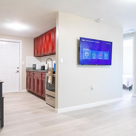 University Serenity Suites Tampa Eksteriør billede