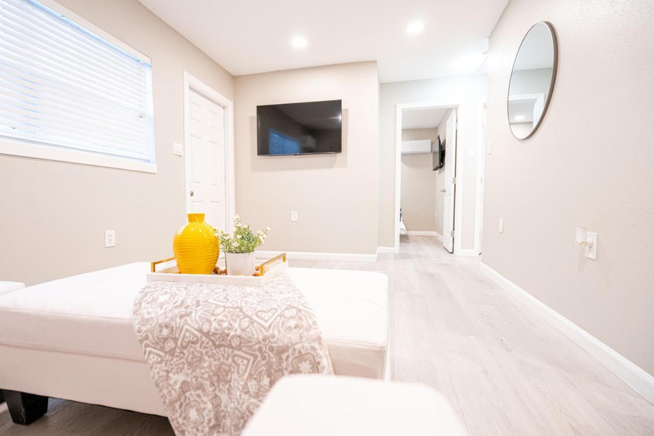University Serenity Suites Tampa Eksteriør billede